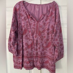 Split neck
Border printed top